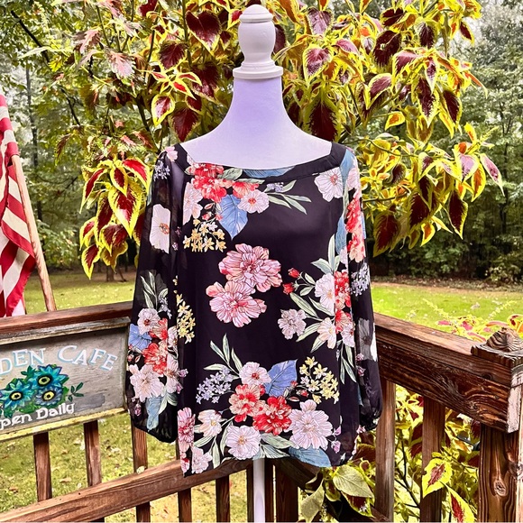 Papermoon Tops - Gorgeous Papermoon Floral Blouse, Size Large, Sheer, fully lined, polyester, EC